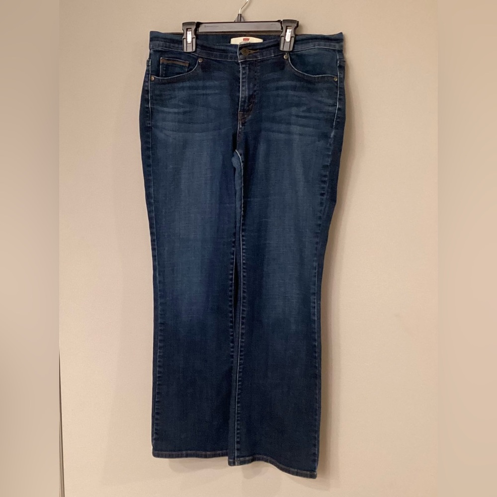Levi’s 529 Curvy Women’s Bootcut Blue Jeans in Size 12 M.  Preloved.